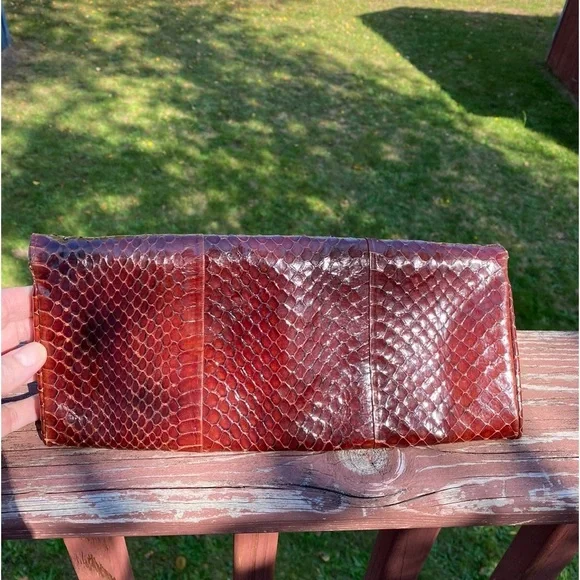 BROWN & Wine Snake Skin Clutch w/10.5” Gold Link Chain - Picture 2 of 6